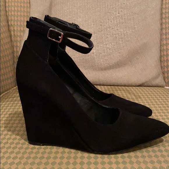 BCBG Wedges - Picture 1 of 4